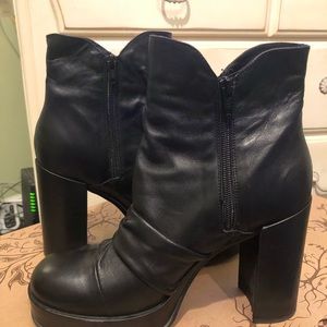 Unilace Shoes - Black Edgy Ankle Boots Unilace Shoes - Black Edgy Ankle Boots